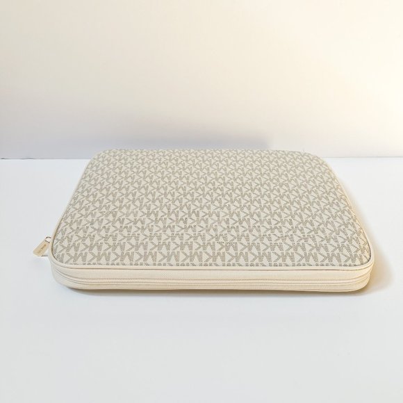 Michael Kors Jet Set Travel Large Laptop Case MK Light Cream Multi - Picture 3 of 7